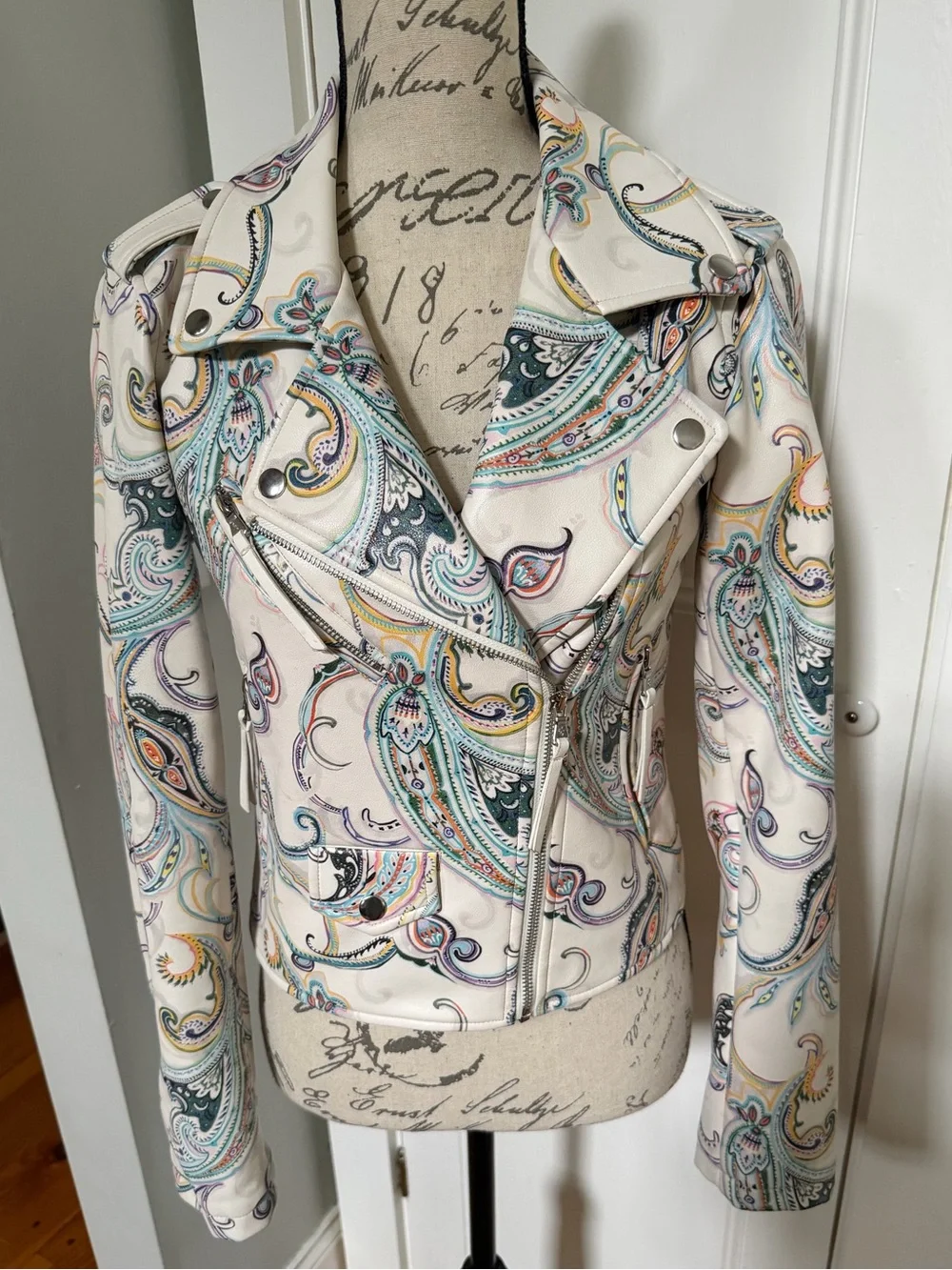 EUC Robert Graham Monroe Paisley Print Motorcycle Jacket. Women's Size: XS.